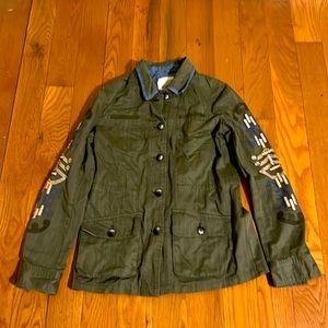 Hei Hei button down lightweight jacket for women. Size XS